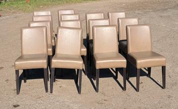 Partij van 14 stoelen – nog in prima staat! beschikbaar voor biedingen