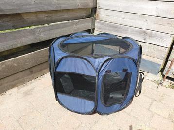 Opvouwbare hondenbench. Ideaal voor bij de caravan of camper beschikbaar voor biedingen