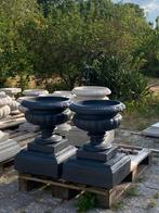 De laatste 2 antraciete betonnen potten op staanders €100 ps, Ophalen, Tuin, Minder dan 60 cm, Rond