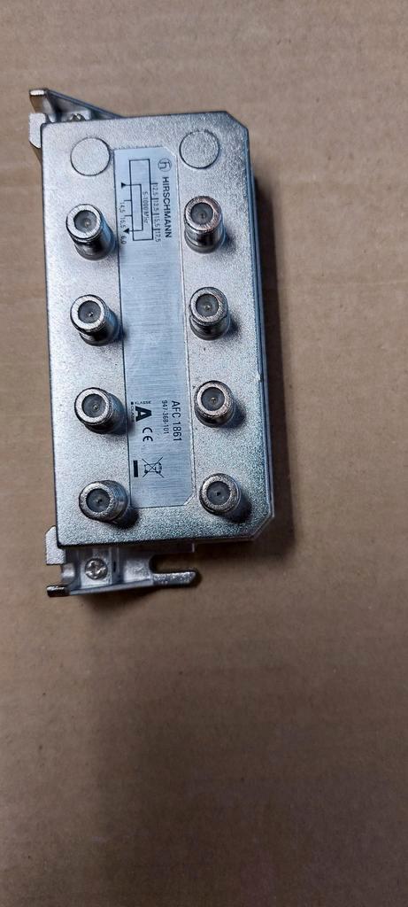 Hirschmann splitter 6-voudig AFC-1861, Hobby en Vrije tijd, Elektronica-componenten, Nieuw, Ophalen