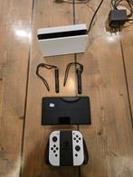 Te koop aangeboden: Nintendo Switch OLED (wit), Spelcomputers en Games, Games | Nintendo Switch, Ophalen, Overige genres, Zo goed als nieuw