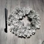 Kerstkrans met sneeuw met deurhanger., Ophalen of Verzenden, Nieuw