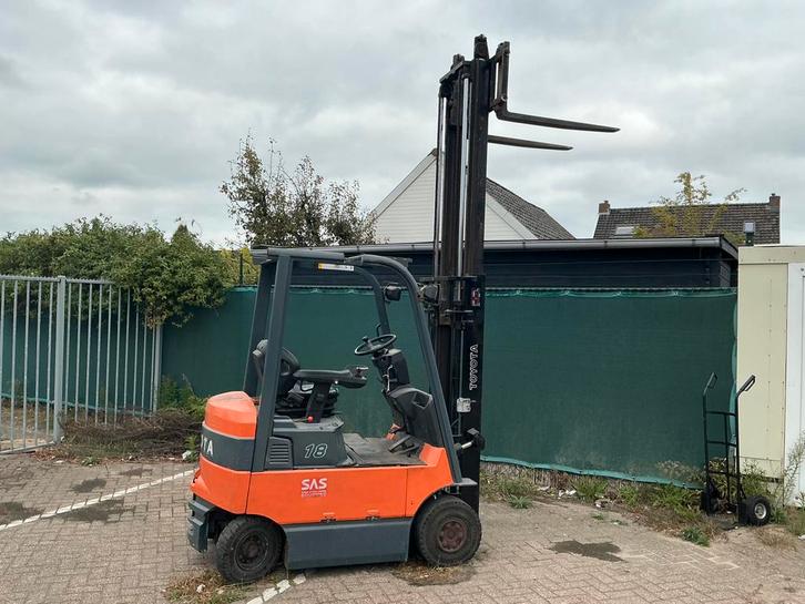 Toyota heftruck en komatsu, Zakelijke goederen, Machines en Bouw | Heftrucks en Intern transport, Heftruck, Elektrisch, 1000 tot 2000 kg