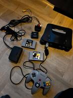 N64 met 2 games & expansion pack, Spelcomputers en Games, Spelcomputers | Nintendo 64, Ophalen of Verzenden, Zo goed als nieuw