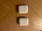 2 stuks 1e generatie cases AirPods + rechter oortje., Telecommunicatie, Mobiele telefoons | Oordopjes, Ophalen of Verzenden, Gebruikt