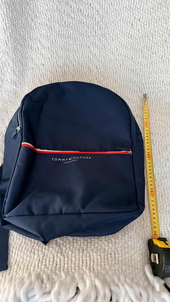 Tommy Hilfiger Rugzak - Nieuwstaat!, Sieraden, Tassen en Uiterlijk, Tassen | Rugtassen, Zo goed als nieuw, Overige merken, 25 tot 40 cm