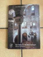 boek 2000 jaar Nijmegen, Ophalen of Verzenden, 20e eeuw of later, Gelezen