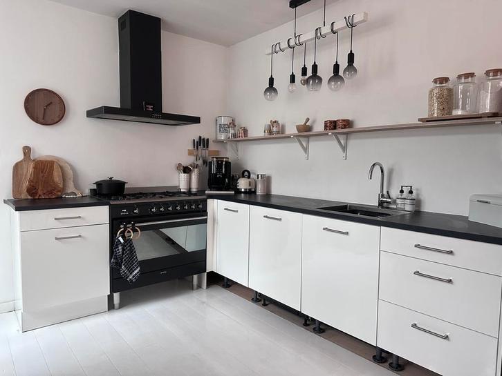 Keuken keukenloods met Smeg apparatuur, Huis en Inrichting, Keuken | Complete keukens, Gebruikt, Hoekkeuken, Wit, Overige materialen