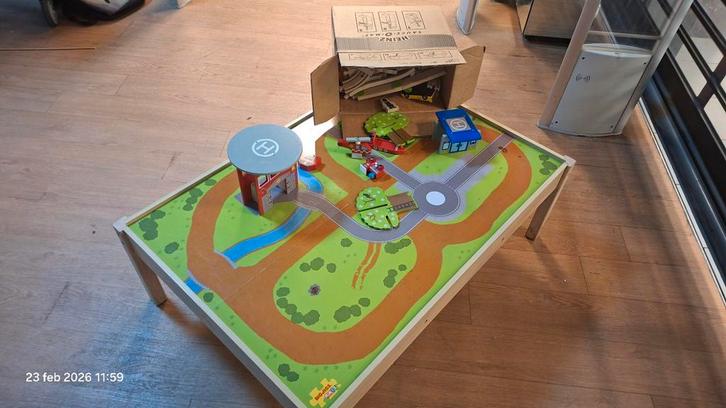 Bigjigs Rail Speeltafel met accessoires, Kinderen en Baby's, Speelgoed | Overig, Zo goed als nieuw, Jongen of Meisje, Ophalen