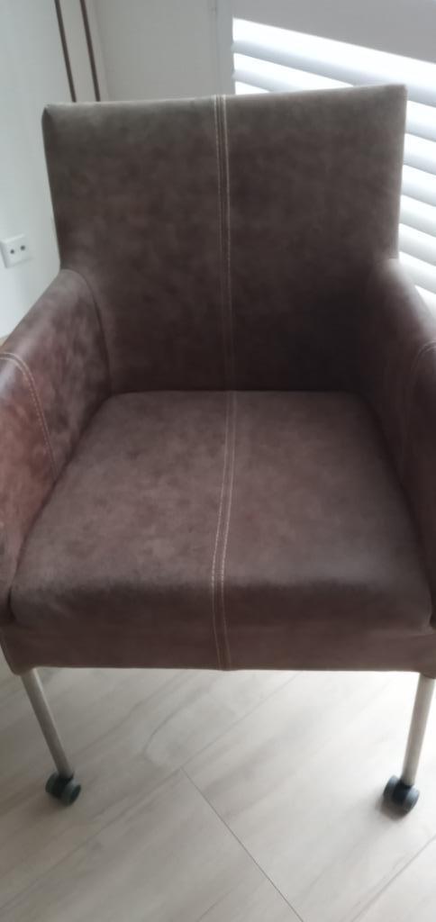 Moderne stoelen bruin nubuck wildleer armleuning + wiel, Huis en Inrichting, Stoelen, Gebruikt, Vier, Leer, Bruin, Ophalen