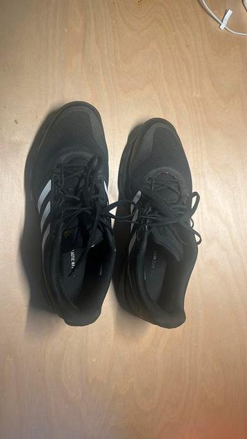 Adidas hockeyschoenen maat 44 beschikbaar voor biedingen