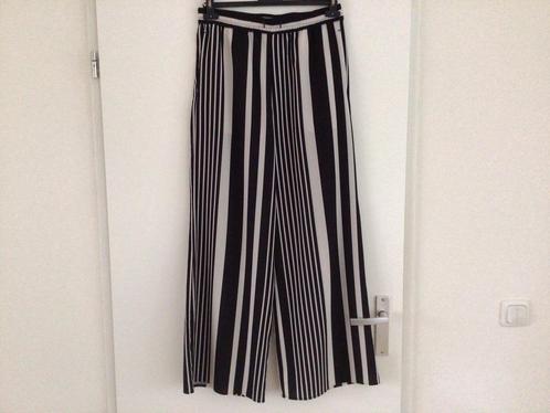 broek H&M zwart crème maat 40 of large, nieuw met elastiek, Kleding | Dames, Broeken en Pantalons, Nieuw, Maat 38/40 (M), Zwart