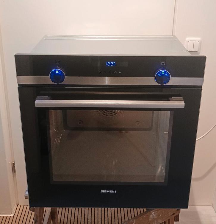 Siemens inbouw heteluchtoven E-nr: HB537ABSO Type: HM5B20F0, Witgoed en Apparatuur, Ovens, Gebruikt, Inbouw, Oven met grill, 45 tot 60 cm