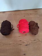 3 Bollen Tricot, erg dik, Garen - Rood en Bruin, Ophalen of Verzenden, Zo goed als nieuw, Breien of Haken, Wol of Garen