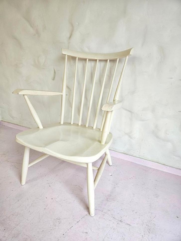Vintage Scandinavische spijlenstoel, Huis en Inrichting, Stoelen, Gebruikt, Eén, Ophalen