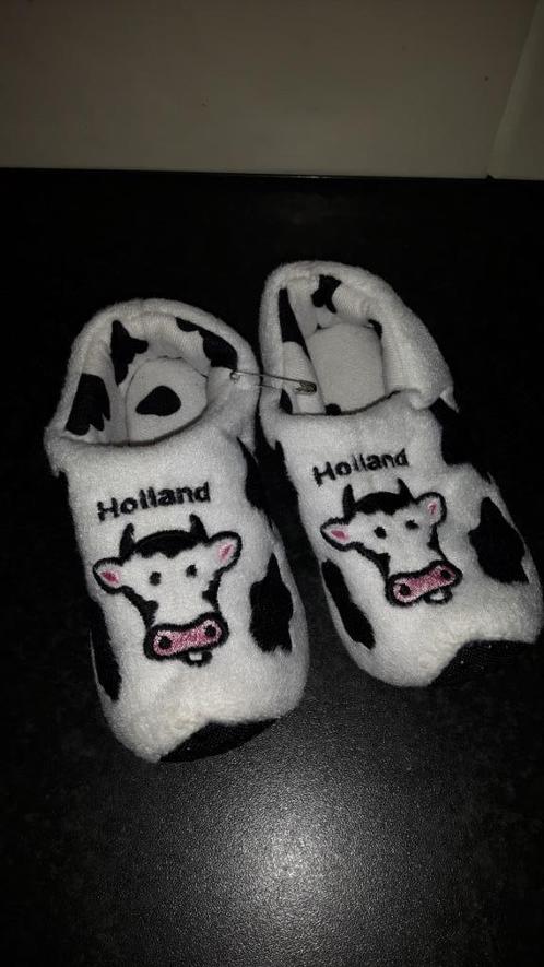 nieuw koeien klompen sloffen (binnenzool maat 13.5 a 14 cm), Kinderen en Baby's, Babykleding | Schoentjes en Sokjes, Nieuw, Jongetje of Meisje