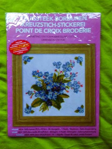 Decotime borduurpakket Vergeet-mij-nietjes 17 x 17 cm  beschikbaar voor biedingen