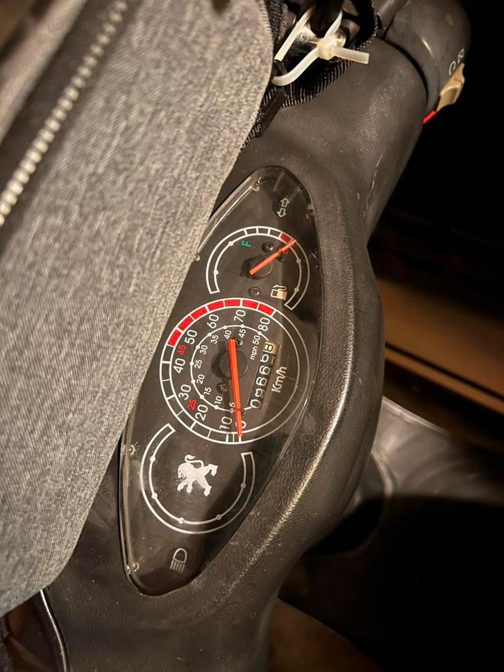 Scooter peugeot, Fietsen en Brommers, Scooters | Peugeot, Overige modellen, Benzine, Ophalen of Verzenden