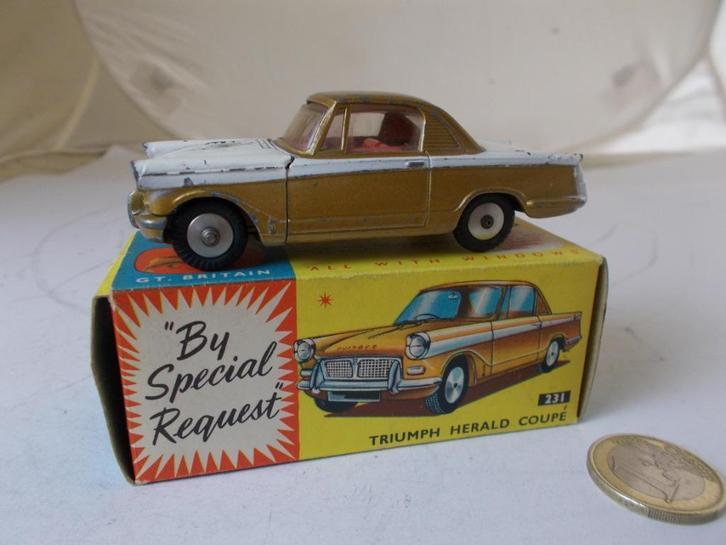 1960 Corgi Toys 231 TRIUMPH HERALD COUPE + ORIGINEEL DOOSJE!, Hobby en Vrije tijd, Modelauto's | 1:43, Zo goed als nieuw, Auto