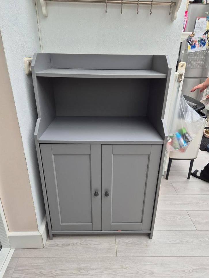 Grijze Kast met Deuren en Plank Koffiehoek, Huis en Inrichting, Kasten | Buffetkasten, Minder dan 100 cm, 25 tot 50 cm, Ophalen