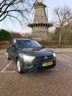 Volkswagen T-Roc 1.5 TSI 150pk 7-DSG 2022 Zwart uniek, Auto's, 1498 cc, 4 cilinders, Zwart, 1253 kg
