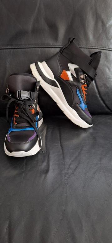 🌹Gave sneakers mt39🌹   beschikbaar voor biedingen