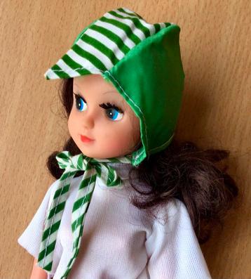 Fleur capuchon van outfit “Grand Prix” #1242 (excl. pop) beschikbaar voor biedingen