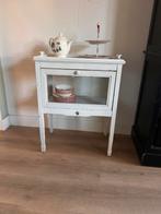 Brocante wit theekastje met glazen deur en los dienblad, Antiek en Kunst, Curiosa en Brocante, Ophalen