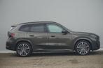 BMW iX1 eDrive20 M Sportpakket Pro Panorama Dak / Trekhaak /, Auto's, BMW, Met garantie (alle), 204 pk, 474 km, SUV of Terreinwagen