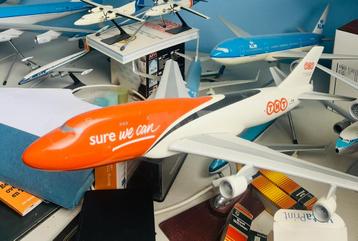 TNT 1:100  Boeing 747-400 met kleine schade. beschikbaar voor biedingen