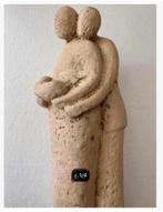 Brocante stenen beeld man vrouw kind “by Wendela” 31 cm, Ophalen of Verzenden