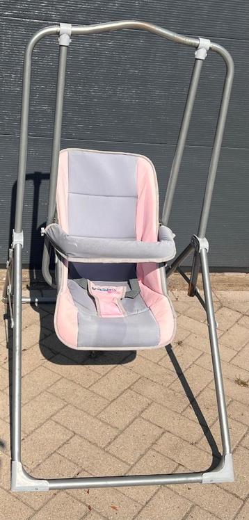 Peuterschommel beschikbaar voor biedingen