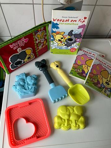 Woezel & Pip 5 DVD pakket + toilettas & speelgoed kind beschikbaar voor biedingen