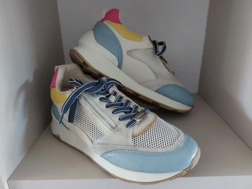 Carmel dames sneaker laag maat 39 ZGAN, Kleding | Dames, Schoenen, Zo goed als nieuw, Sneakers of Gympen, Overige kleuren, Ophalen of Verzenden