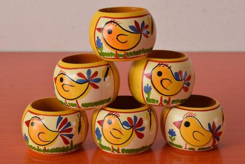 Set van 6 retro vintage houten servetringen - Funky kipdecor, Huis en Inrichting, Keuken | Keukenbenodigdheden, Zo goed als nieuw