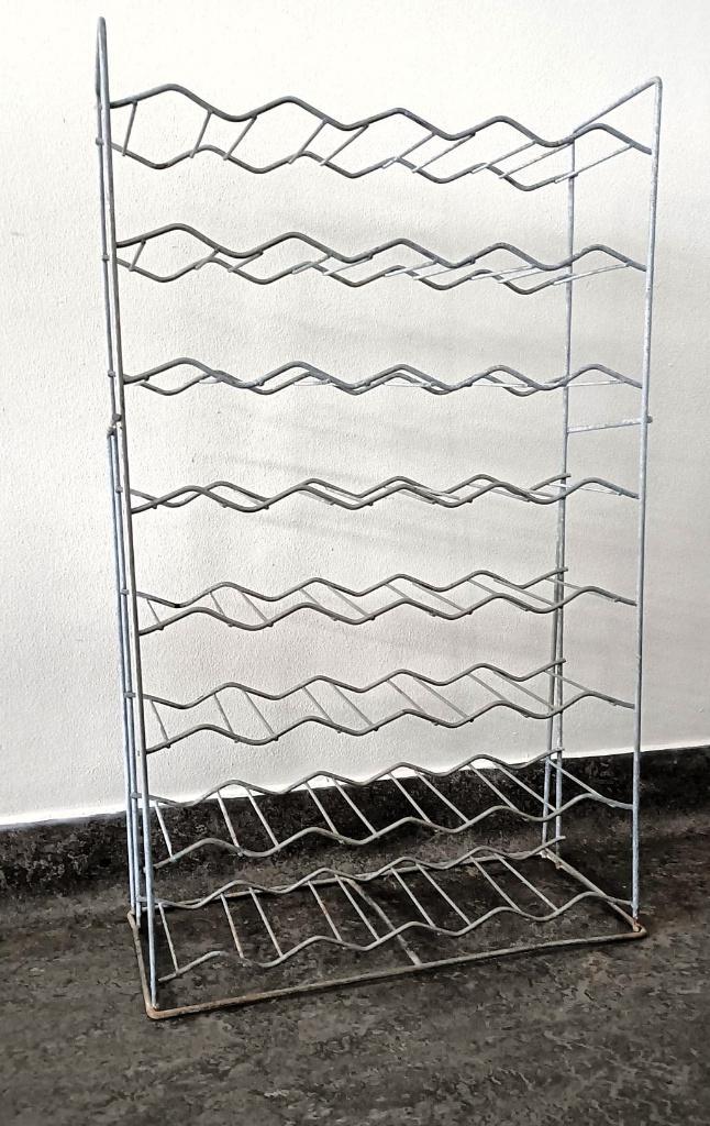 groot vintage Tomado wijnrek industrieel metaal draadstaal, Huis en Inrichting, Woonaccessoires | Wijnrekken, Gebruikt, 75 cm of meer