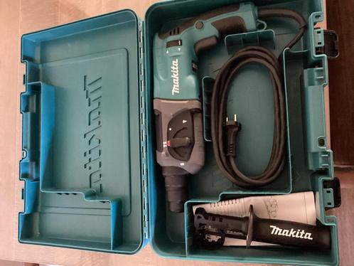 Makita HR2470 SDS-plus combihamer boormachine in koffer, Doe-het-zelf en Verbouw, Gereedschap | Boormachines, Gebruikt, Boormachine