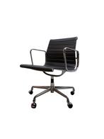 Vitra EA108 stoel met wielen, Gebruikt, Overige kleuren, Design, Ophalen of Verzenden