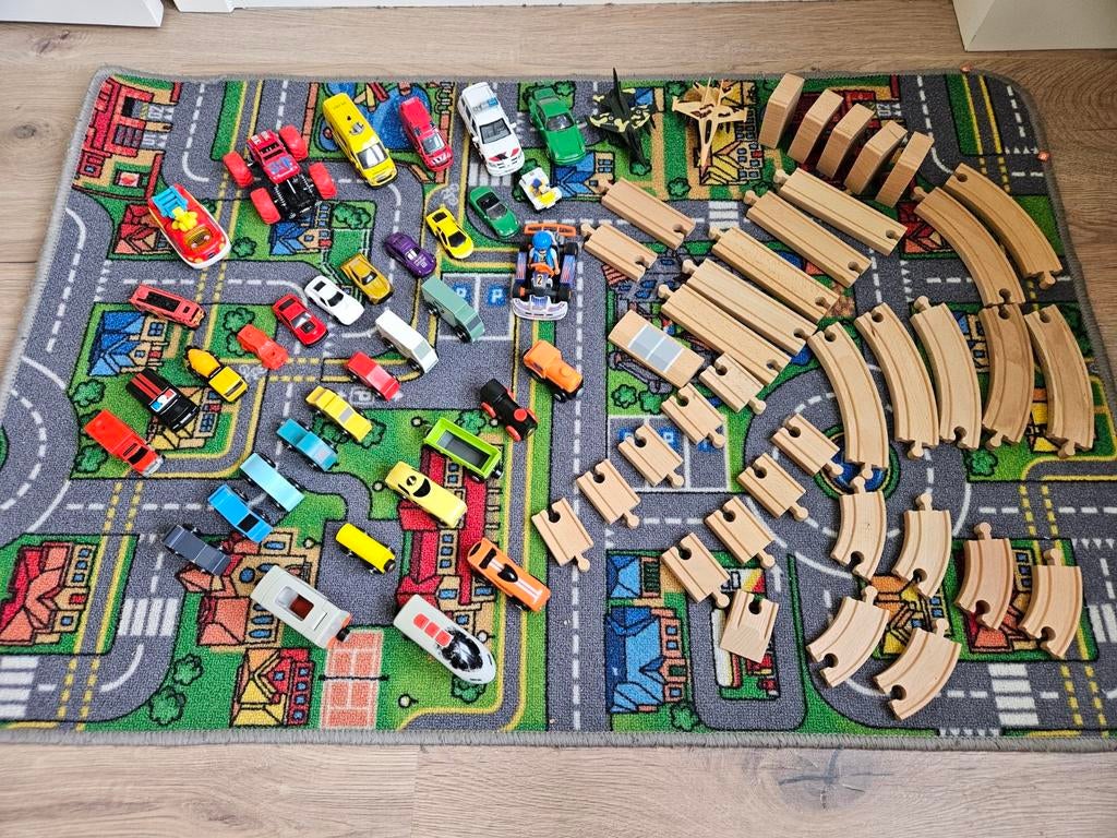 Autokleed met auto's,  trein en treinbaan, Ophalen, Gebruikt