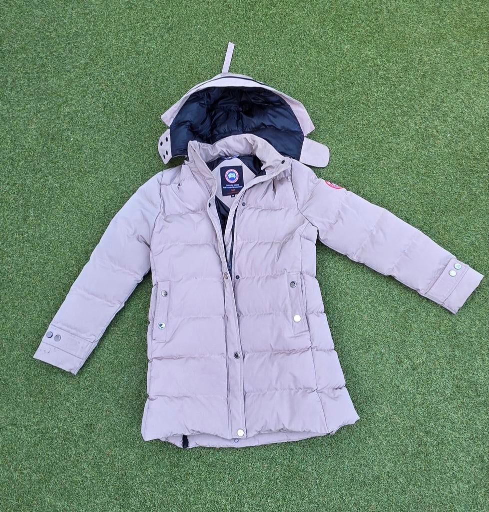 Prachtige z.g.a.n. dames winterjas met capuchon - Maat M, Maat 38/40 (M), Ophalen of Verzenden, Zo goed als nieuw, Canada Goose