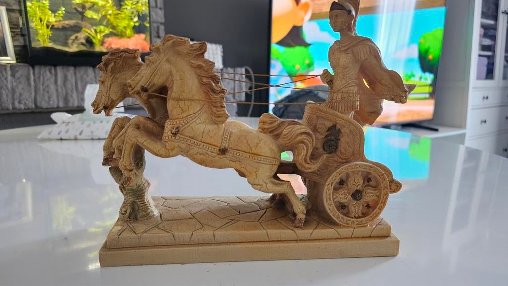 Beeldje Romeinse strijdwagen met paarden, Verzamelen, Beelden en Beeldjes, Ophalen of Verzenden