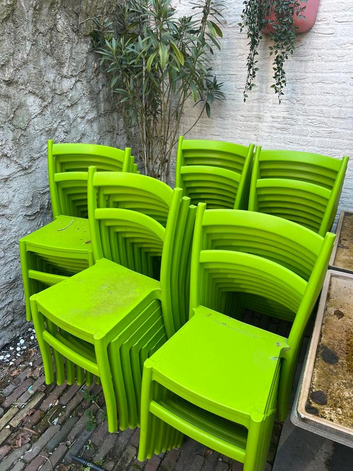 Groene Terrasstoelen - Stapelbaar - 49 stuks, Tuin en Terras, Tuinstoelen, Gebruikt, Kunststof, Stapelbaar, Ophalen