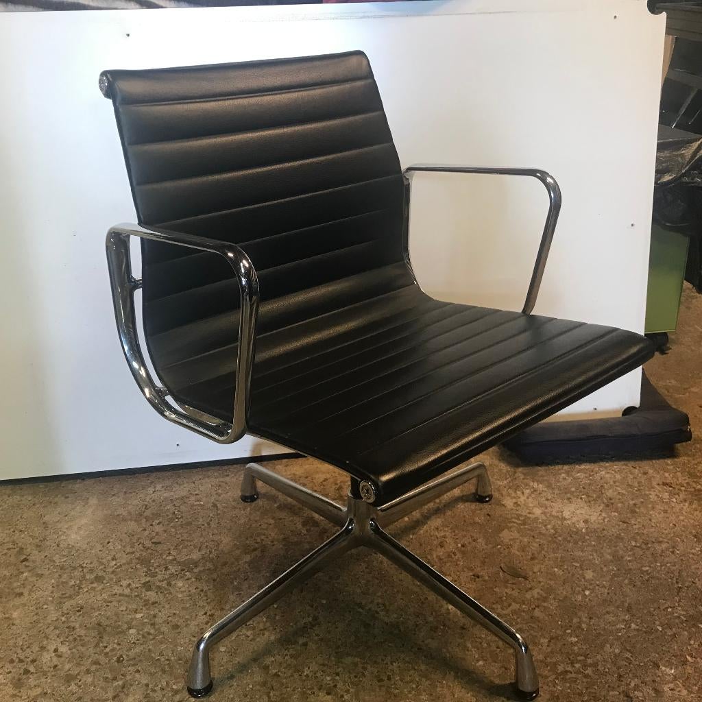 3 IZGS Vitra Eames stoel 108 chroom 2 zijdig volledig leer, Zwart, Leer, Ophalen of Verzenden, Zo goed als nieuw