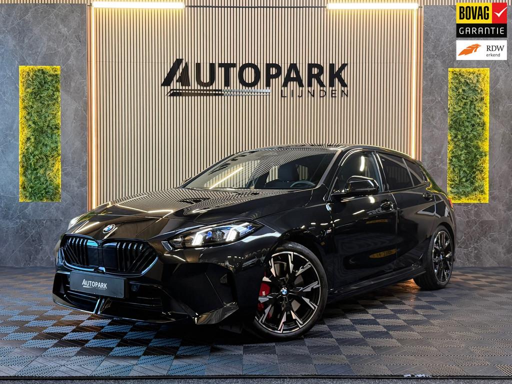 BMW 1-serie 120 M Sport Design Edition |FABRIEKSGARANTIE|DEA, Gebruikt, 156 pk, Adaptive Cruise Control, Zwart