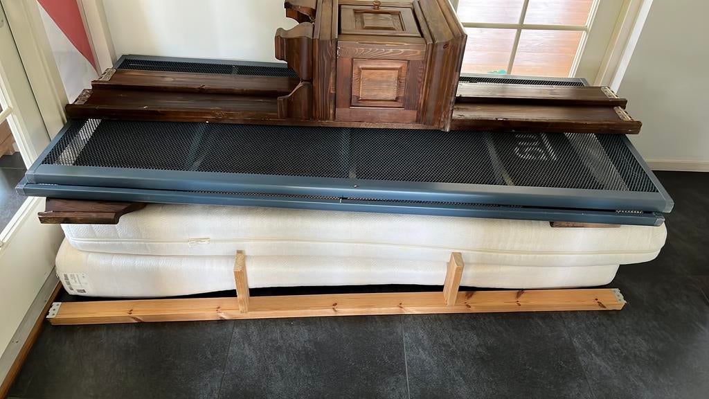 2-persoons bed, Ophalen, Gebruikt, Bruin, 210 cm