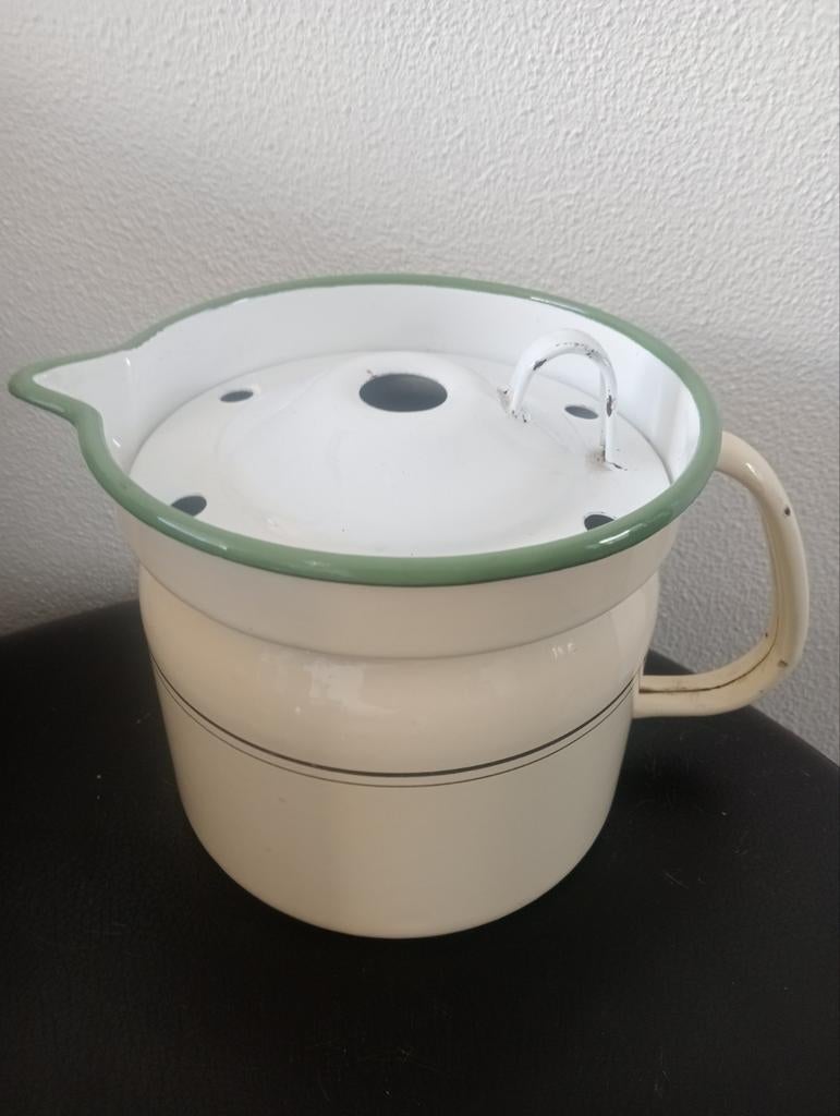 Emaille melkkoker vintage beige met groen en goud randje, Ophalen of Verzenden