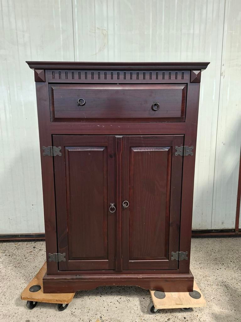 Klassiek houten kastje met lade en deurtjes, Ophalen, Gebruikt