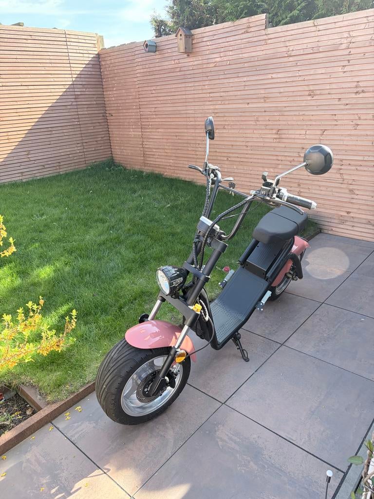 Mooie roze e-chopper