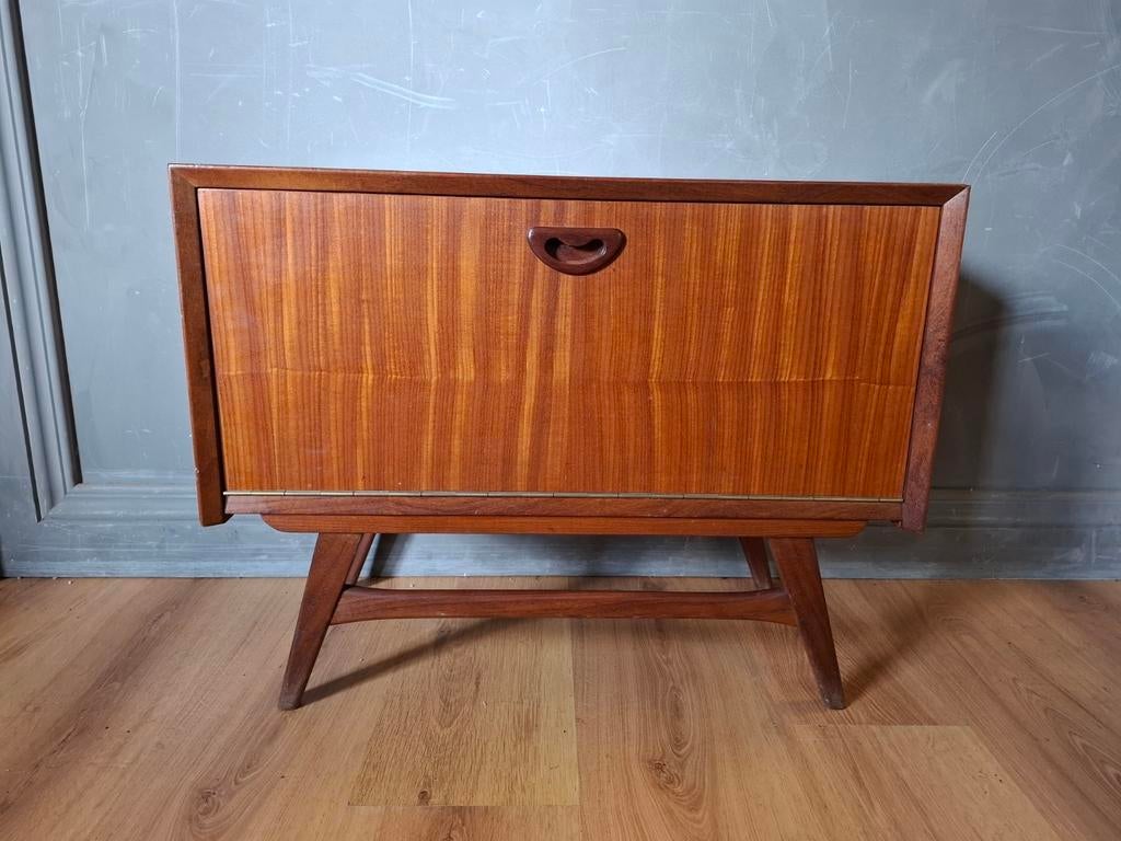 Vintage Louis van Teeffelen kast teak wandkast klepkast, Teakhout, ..., Ophalen of Verzenden, Zo goed als nieuw