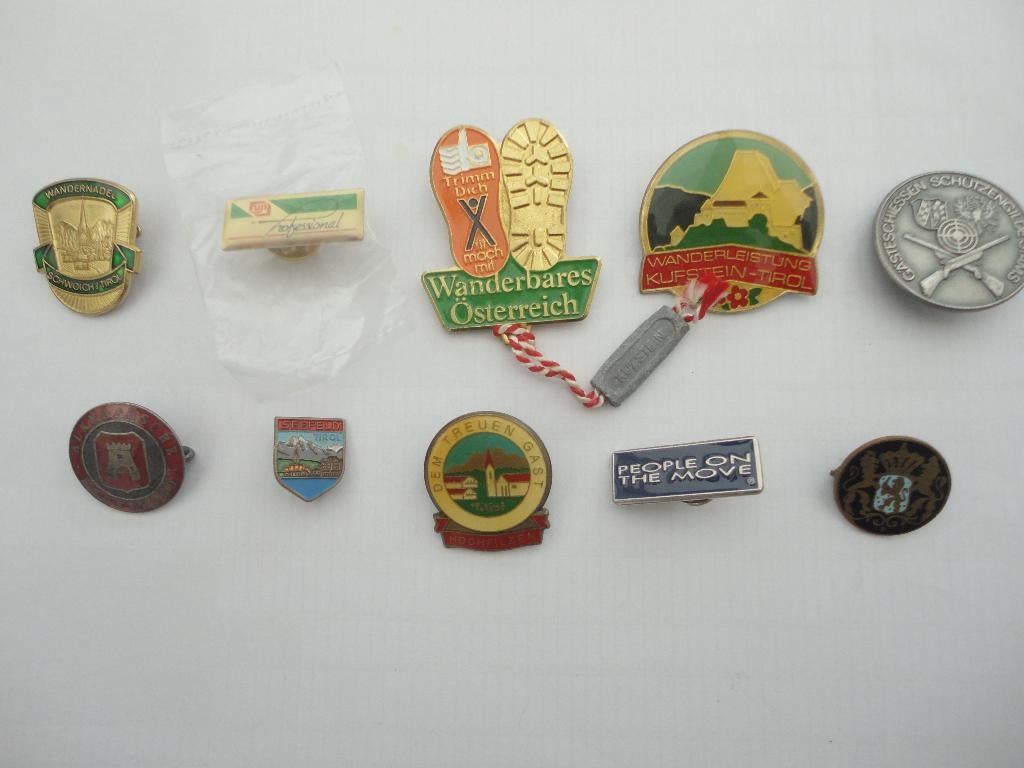 10 pins c.q. broches uit Oostenrijk - Duitsland etc, Verzamelen, Speldjes, Pins en Buttons, Ophalen of Verzenden, Gebruikt, Stad of Land